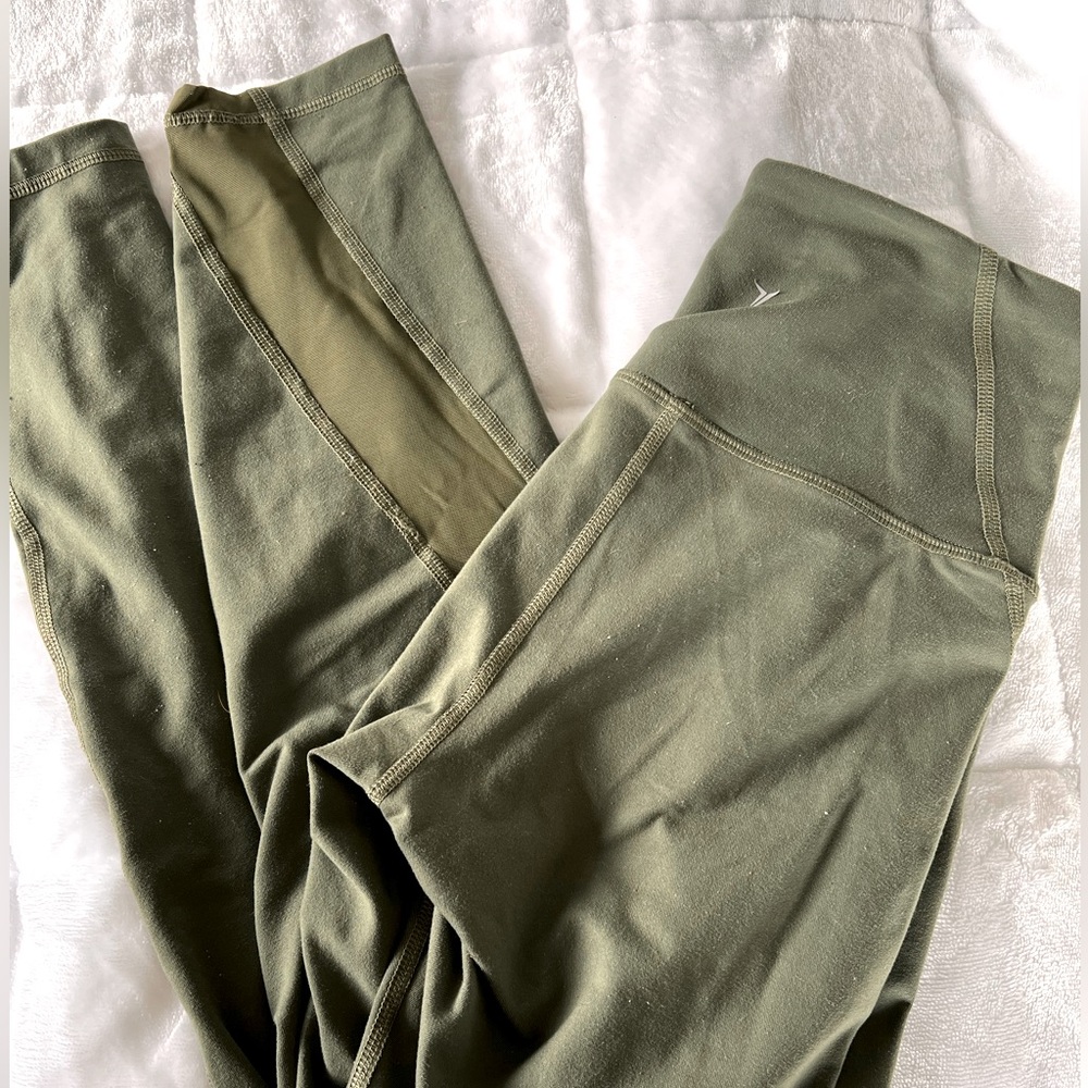 Green workout leggings